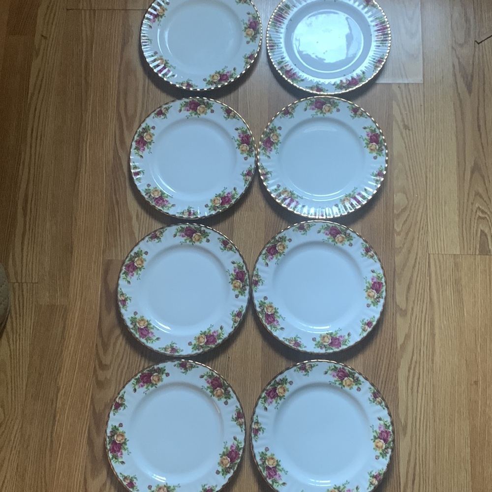 Royal Albert 8 dinner plates